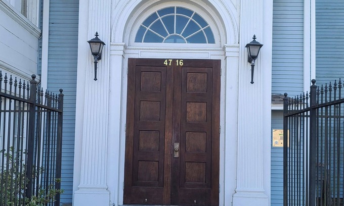 Uptown Historic District Condominio | Fantastic 2-bedroom condo with AC in vibrant Uptown New Orleans