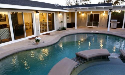 Anaheim Resort Casa | Fantastic 6 bedroom, 45 bath home (4 master Suites), pool home
