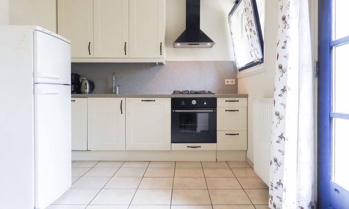 Grijpskerke Casa | Fantastic 9-person holiday home in Grijpskerke, centrally located in Walcheren