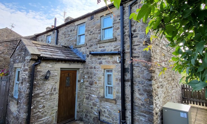 Fremington Casa | Fantastic cottage, sleeps 4& 2 dogs, w/ modern facilities, wonderful views, private parking & garden