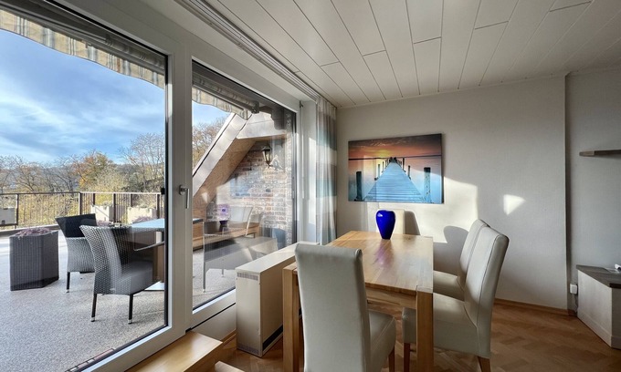 Woffelsbach Condominio | Fantástico apartamento dúplex en la ladera sur sobre el Rursee en el Parque Natural Eifel