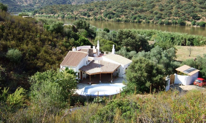 Sanlucar de Guadiana Casa | Fantástica casa de campo con piscina en el río Guadiana con acceso al río.