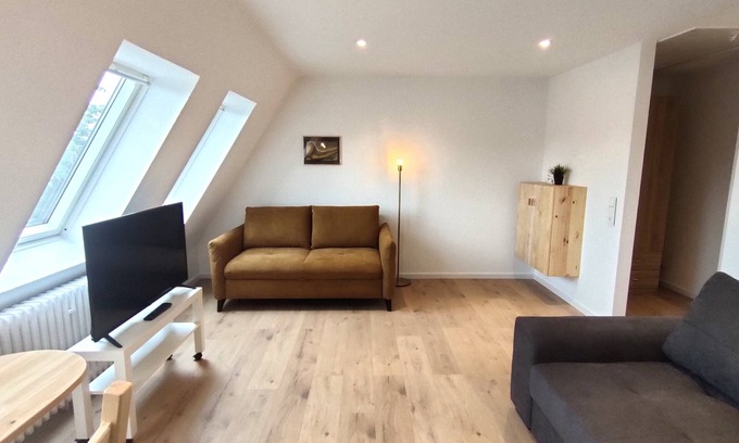 Bad Mingolsheim Apartamento | Fantastic holiday flat near to park with thermal spa, only 20 min to Heidelberg.