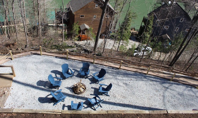 Lakeside Estates Casa | Fantastic lake house Laid Back Living with gorgeous views of Norris Lake!
