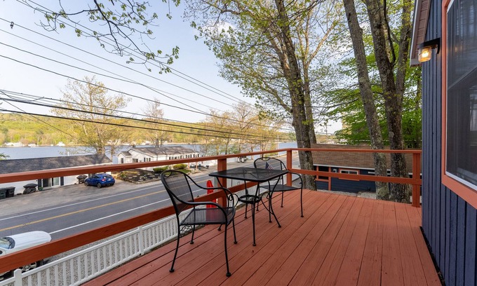 Alton Bay Cabina | Fantastic Lake View Cabin in Alton Bay Now featuring Lake Access, AC/ TV/ WiFi