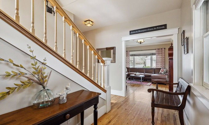 Lower Rattlesnake Casa | Fantastic location - walk to the university, downtown & multiple hiking trails.