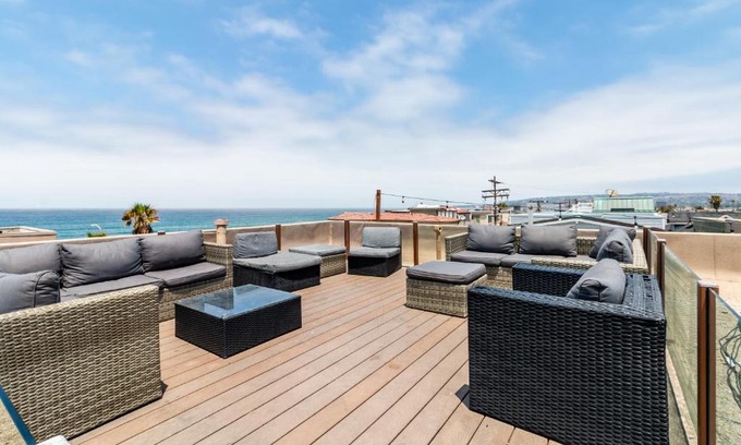 Mission Beach Apartamento | Fantastic Mission Beach condo steps to the Beach