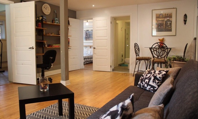 Nouveau-Rosemont Apartamento | Fantastic Montreal Apartment