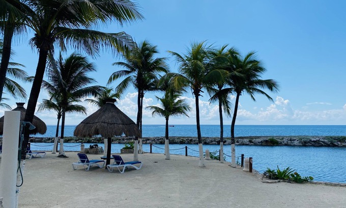 Puerto Aventuras Condominio | Fantastic Oceanfront condo with private beach: best view in Puerto Aventuras