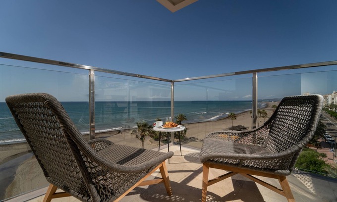 Estepona Apartamento | FANTÁSTICO APARTAMENTO PRIMERA LINEA DE MAR