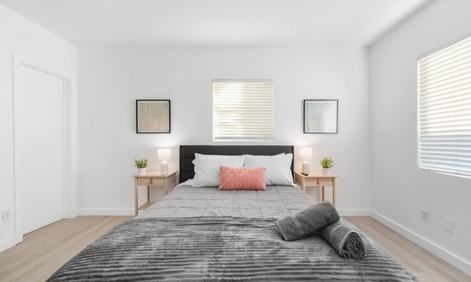 Northeast Miami Condominio | Fantastic Studio 15 min from The Beach