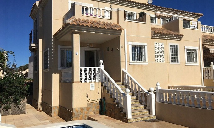 Lomas Villa | Villa amplia con piscina privada, a 250 metros de una hermosa playa de arena.