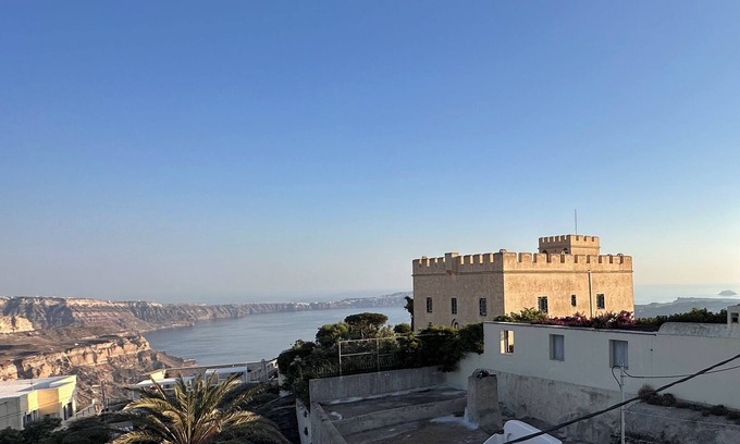 Fira Apartamento | Fantastic views, great location