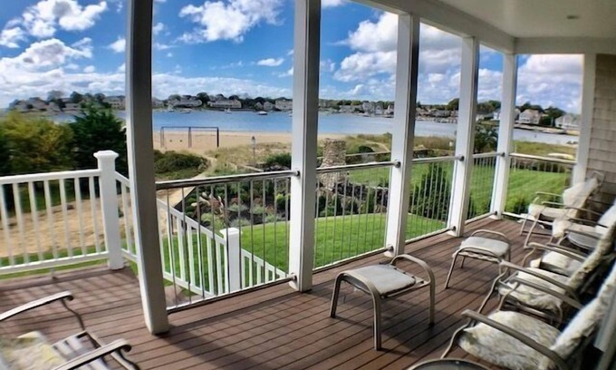 Hyannis Casa | Fantastic Waterfront Home on Bayview Beach (2198)