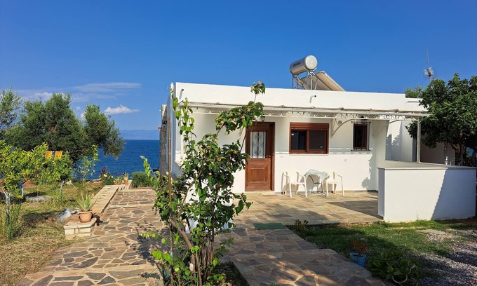 Aipeia Apartamento | Fantastically located vacation apartment with 2 bedrooms near Chrani | Peloponne