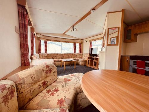 Ingoldmells Complejo | Fantasy Island Caravan Hire- Located at Fantasy Island- Eastgate Caravan Park, Sea Lane, Ingoldmells