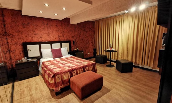Santa Cruz Hotel | Fantasy Suites