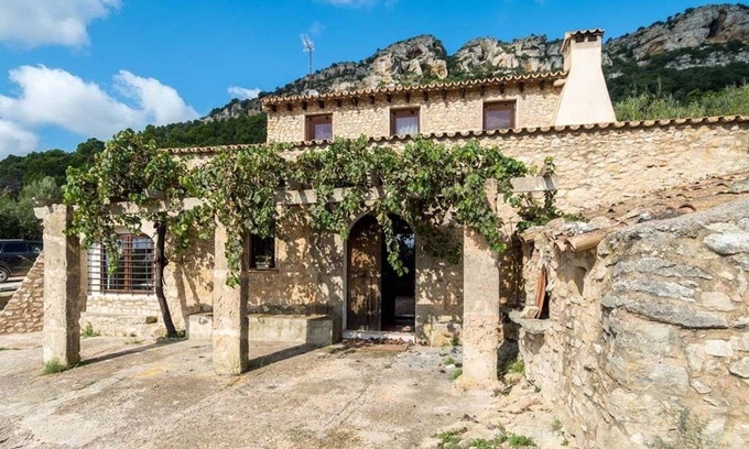 Son Antem Casa | Lejos de la multitud de Madding