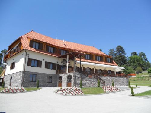 Comiat Hotel | Farkas Panzió
