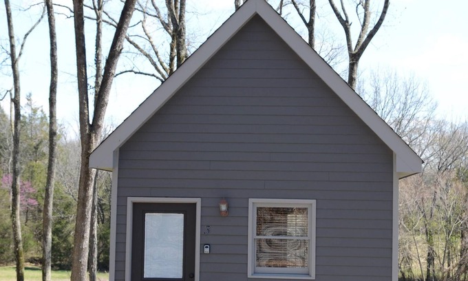 Mount Juliet Cabina | Cozy Cabin, 140 Acre Farm, capacidad para 4, cerca de Nashville, Bodas / Eventos Bienvenido