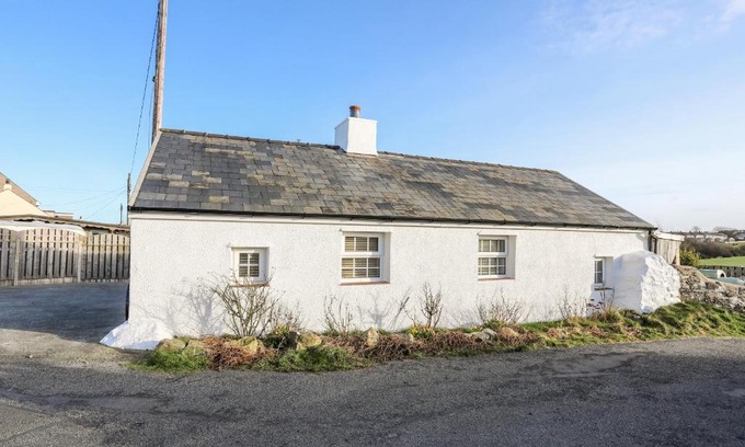 Cemaes Bay Casa | Farm Cottage