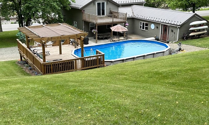 Cameron Mills Otro | Farm House with 30 acres with river access and a POOL