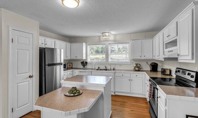 Kernersville Casa | Farm Retreat With Beautiful Views and Animals!