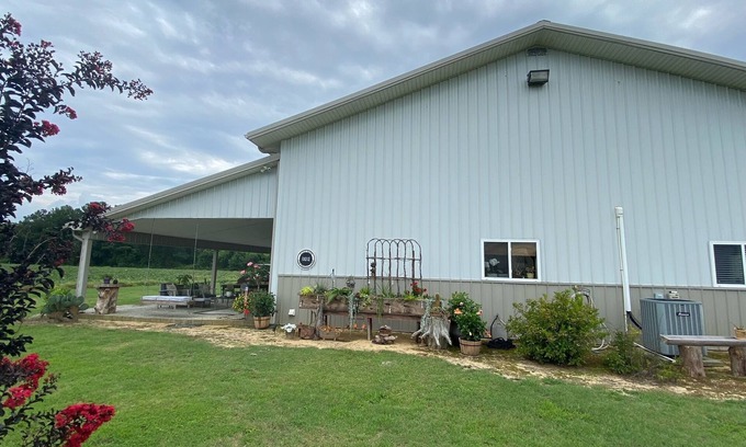Clinton Casa | Farm Stay Guest House Experience