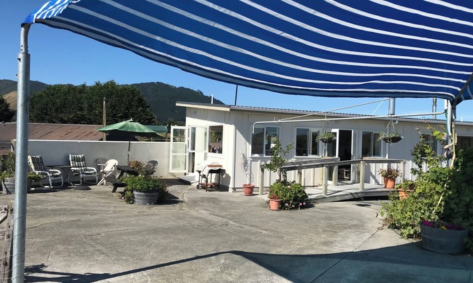 Te Horo Otro | Farm stay in peaceful rural setting at equestrian centre.