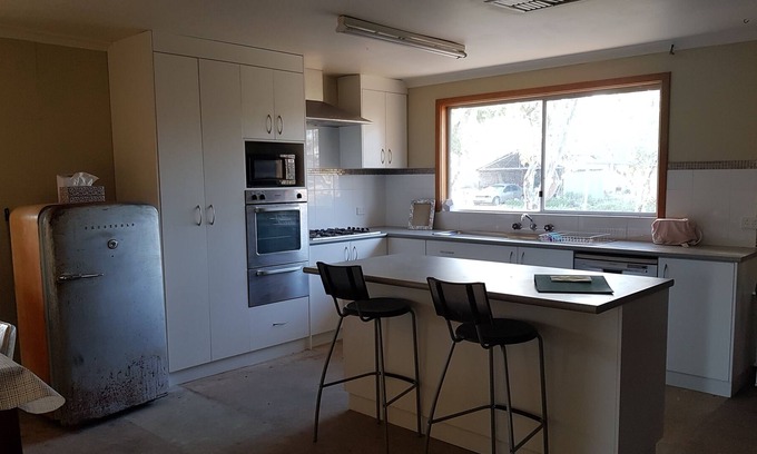 Bruce Rock Casa | FARM-STAY set in softly undulating landscape, beautiful wildlife, vibrant peace.