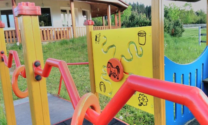 Morasice Casa | Farma Slunečný Dvůr apartmány a family stany střecha pod střechou