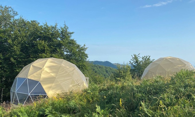Valjevo Otro | Farmhouse and two glamping dome homes in the Povlen Nature Park in western Serbia