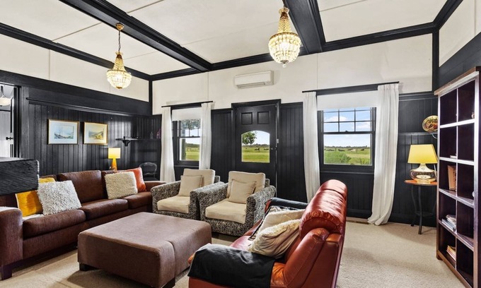 Cowes Casa | Farmhouse Charm Coastal Comforts and Country Views