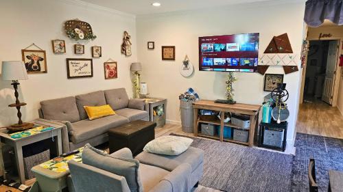 South Carolina Lakes & Blackwater Rivers Casa | Farmhouse Chic, StayCation Retreat