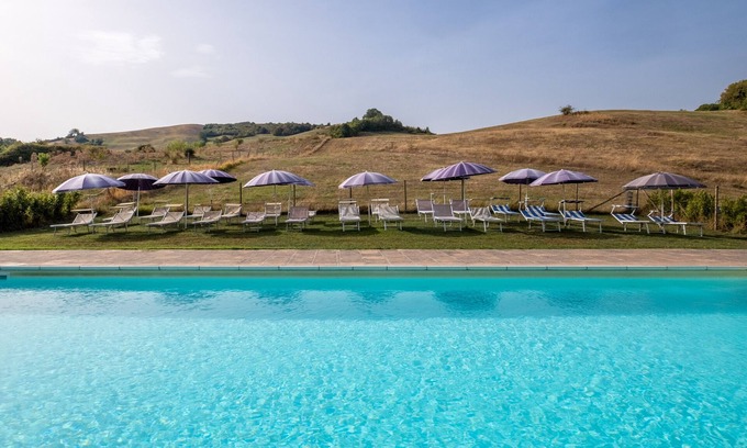 Arcidosso Otro | Casa rural "Ginestra" con piscina compartida, jardín privado y Wi-Fi
