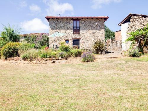 Panton Casa | Farmhouse in Castrotañe with Terrace