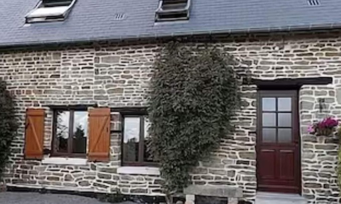 Pierres Casa | Farmhouse In Idyllic Countryside With Indoor Pool 2