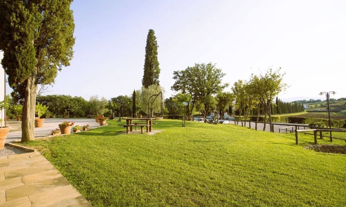 Castiglion Fibocchi Apartamento | Farmhouse San Pietro apartment Cypress