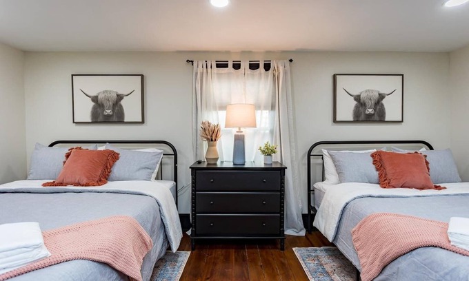 Bridgewater Apartamento | Farmhouse Loft: Walking distance to North River, Dining and Shopping, Convenient to Bwater College