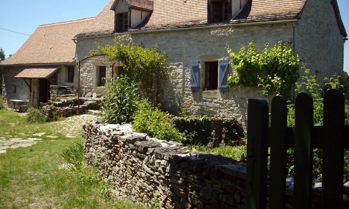 Salvagnac-Cajarc Otro | Casa de campo tradicional en la frontera de Lot / Aveyron con piscina de sal. Se admiten mascotas.