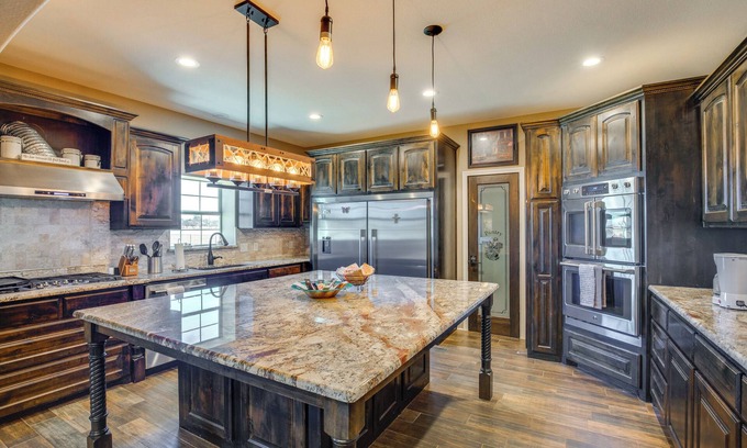 Sanger Casa | Farmhouse w/ RV Parking: Close to Lake Ray Roberts