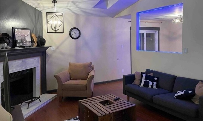 Northeast Virginia Beach Casa | Farmhouse with game room, 8 mins to Beach