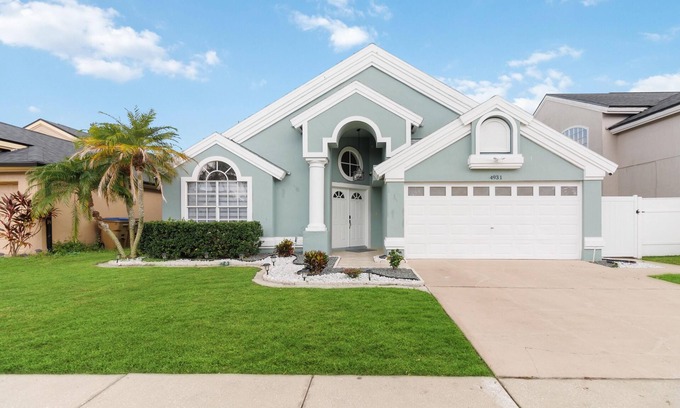 Eagle Pointe South Casa | Fascinating private pool and game-room, near Disney!!