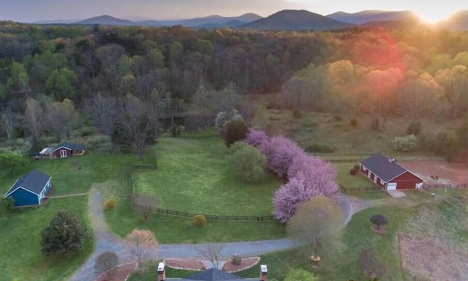 Stanardsville Otro | Fauna Haven: Farm-Estate and Animal Sanctuary