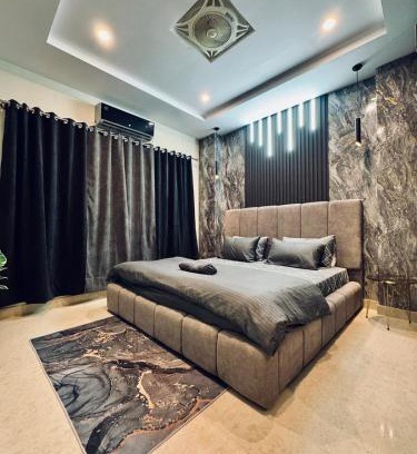 Bahria Town Apartamento | Favilla The Designer 1 Bed Apartment, Self Check In