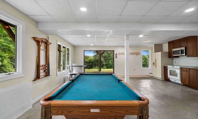 Brush Valley Cabina | Fawn Hollow Retreat*King bed*game room*BBQ