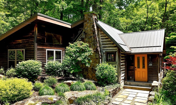 Farmington Cabaña | Fayette Springs - Creek House - ¡Disfruta de esta espaciosa cabaña!