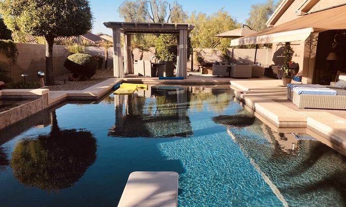 Norterra Casa | Casa de lujo con piscina climatizada y todas las citas para una estancia maravillosa