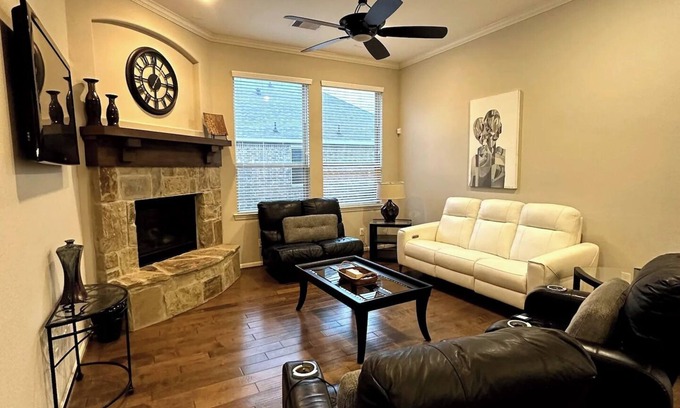 Spring Casa | Feel at home in Spring, Tx - 20 min from airport