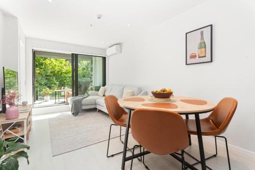 Newton Apartamento | Feel at Home with Aircon, Pool, Gym, WiFi